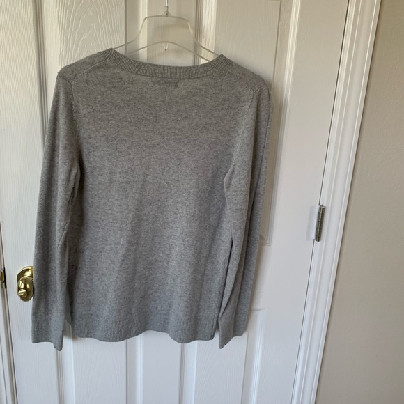 Banana Republic Gray Crewneck Sweater with C’EST BON White Front Decor Medium - Picture 2 of 3